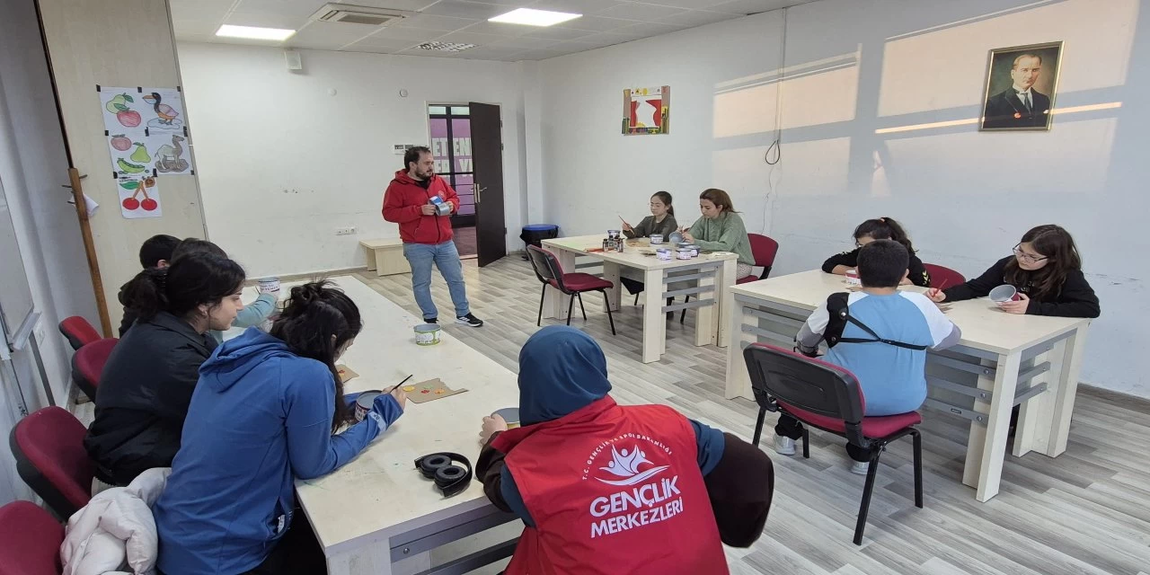 Muğla'da Gençlik Merkezi'nden Hayvan Sevgisi Etkinliği!