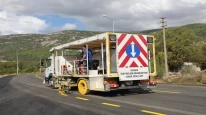 Büyükşehir Belediyesi, 13 ilçede toplam 10 bin 109 km yol çizgisinin bakım ve onarımını gerçekleştirdi.