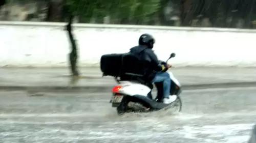 Muğla'da beklenmedik yaz yağmuru şaşırttı!