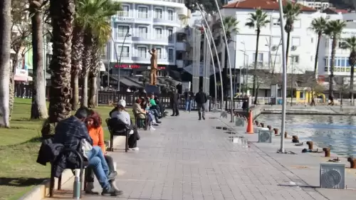 Marmarisliler Yağmurdan Sonra Güneşin Keyfini Çıkardı, Yeni Yıl Panayırı ve Kordon Caddesi Tıklım Tıklım!