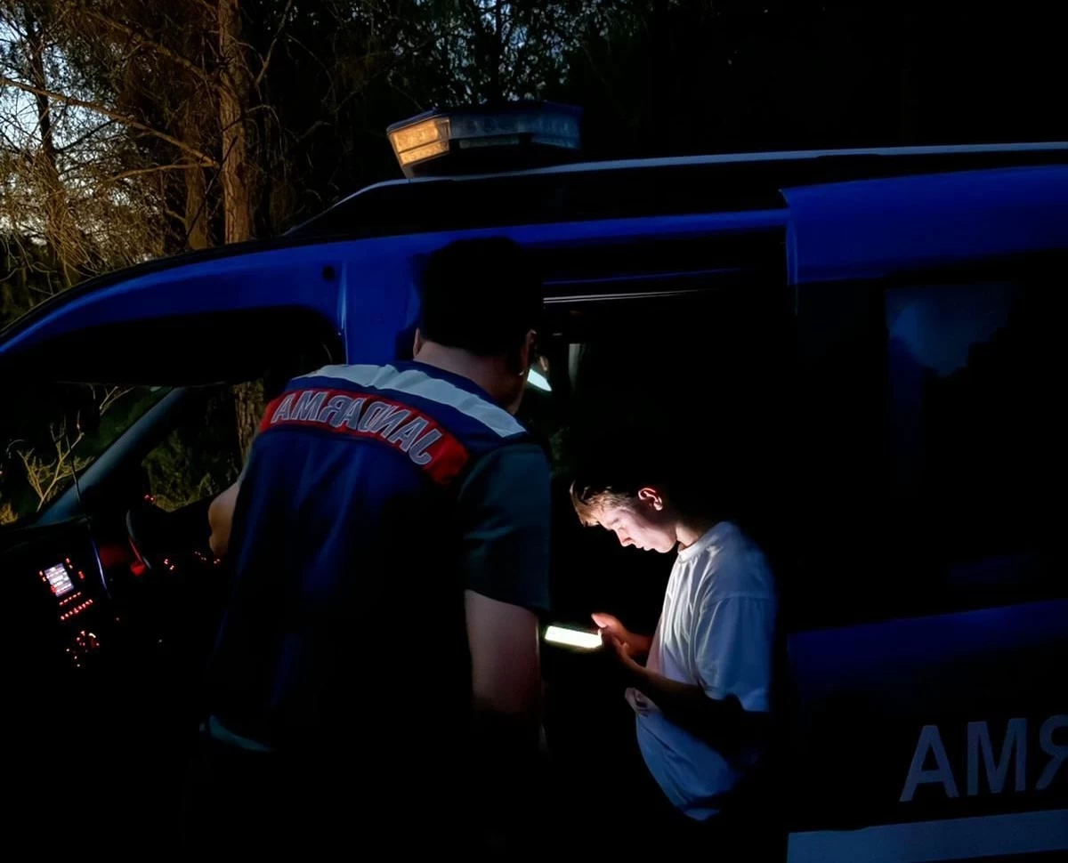 Marmaris'te Doğa Yürüyüşünde Kaybolan Çocuk Jandarma Tarafından Kurtarıldı